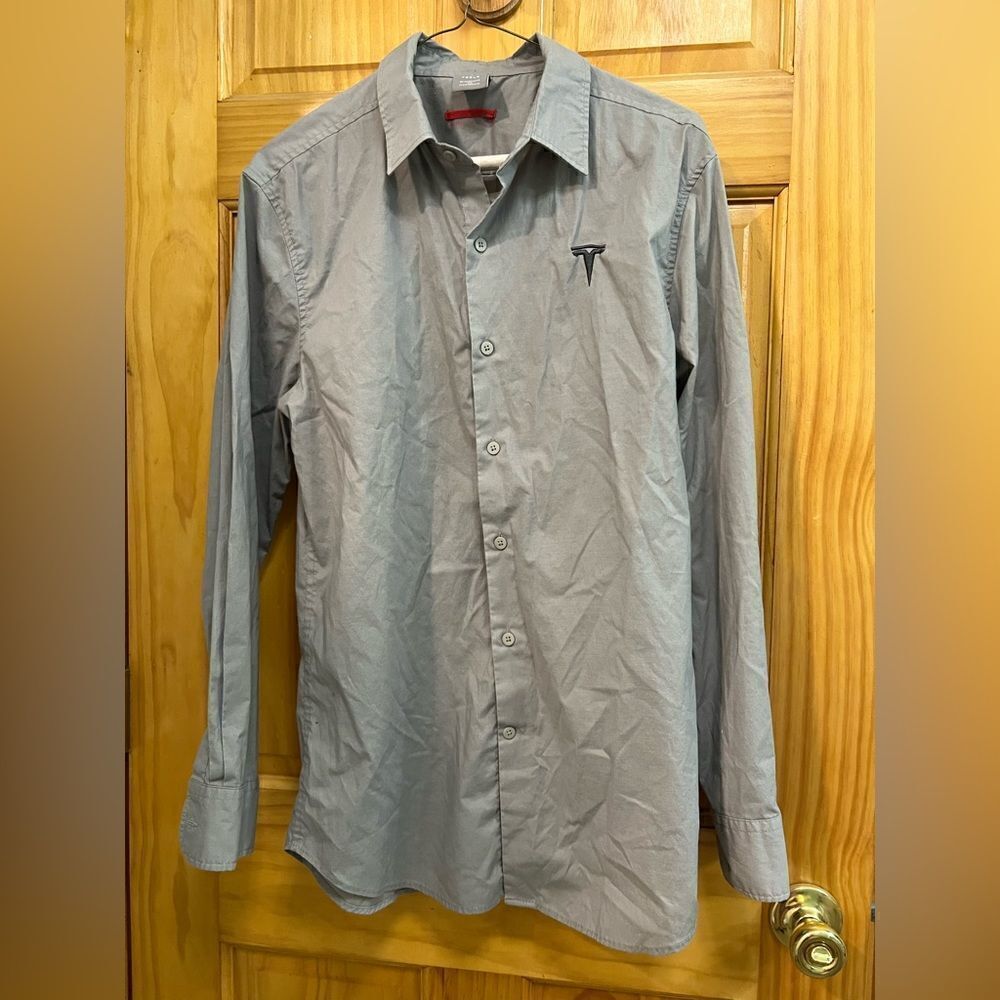 Men’s gray Tesla button down shirt